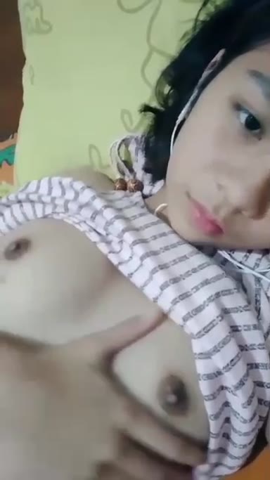 Background nonton video viral Bocil SD Becek Minta Di Goyang Paksa
