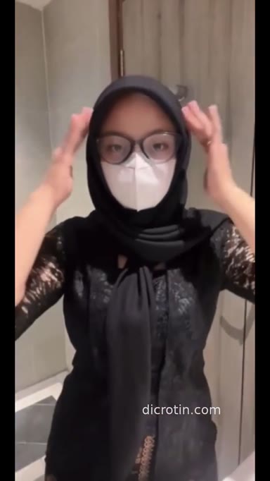 Background for BOKEP Mulus Jilbab Kebaya Hitam Sangek Sampai Omek