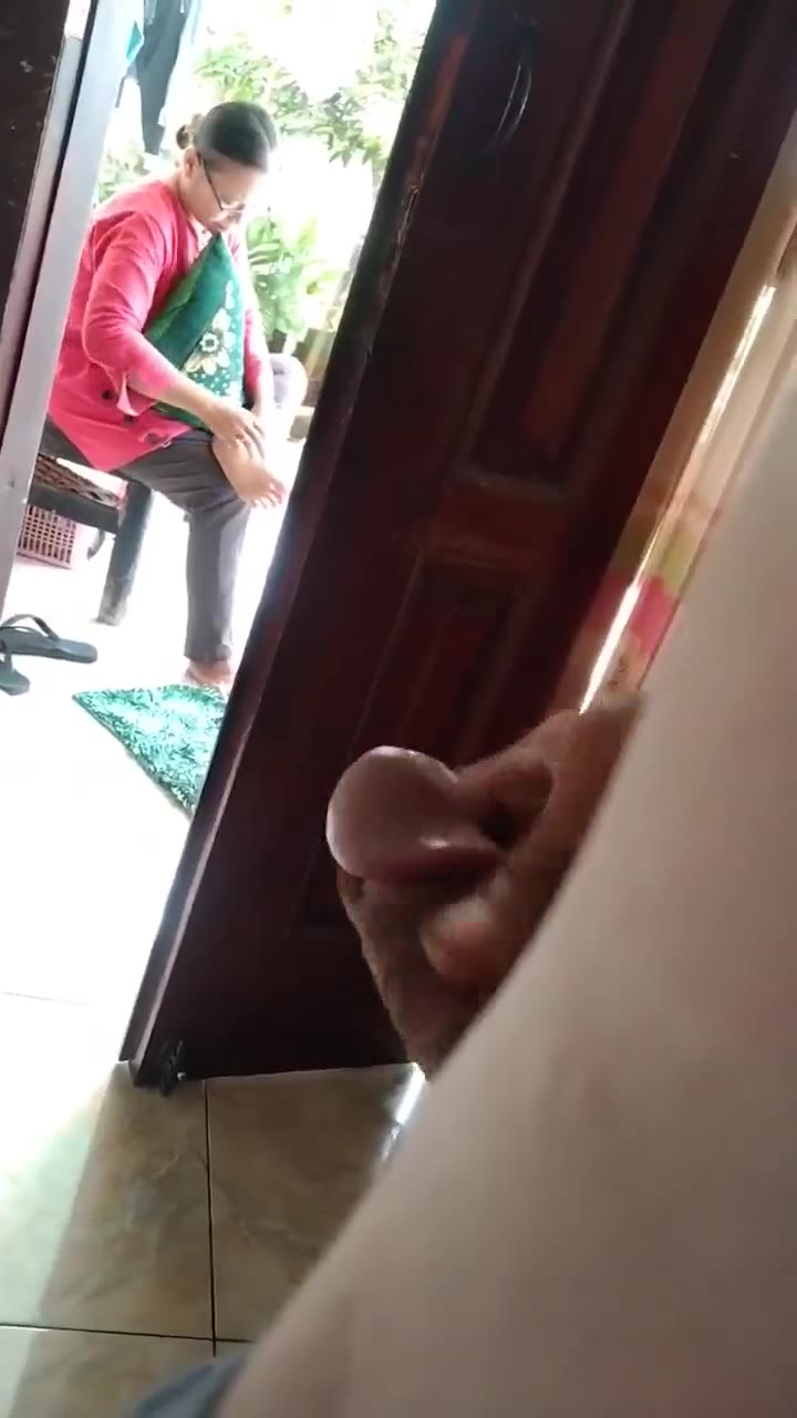 Background nonton video viral BOKEP Ibu Sangean Di Entot Paksa Anak Tirinya Setiap Saat