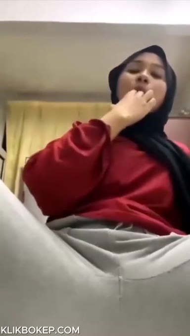 Background nonton video viral Bocil Baju Merah Sange Sampai Mancur Dood